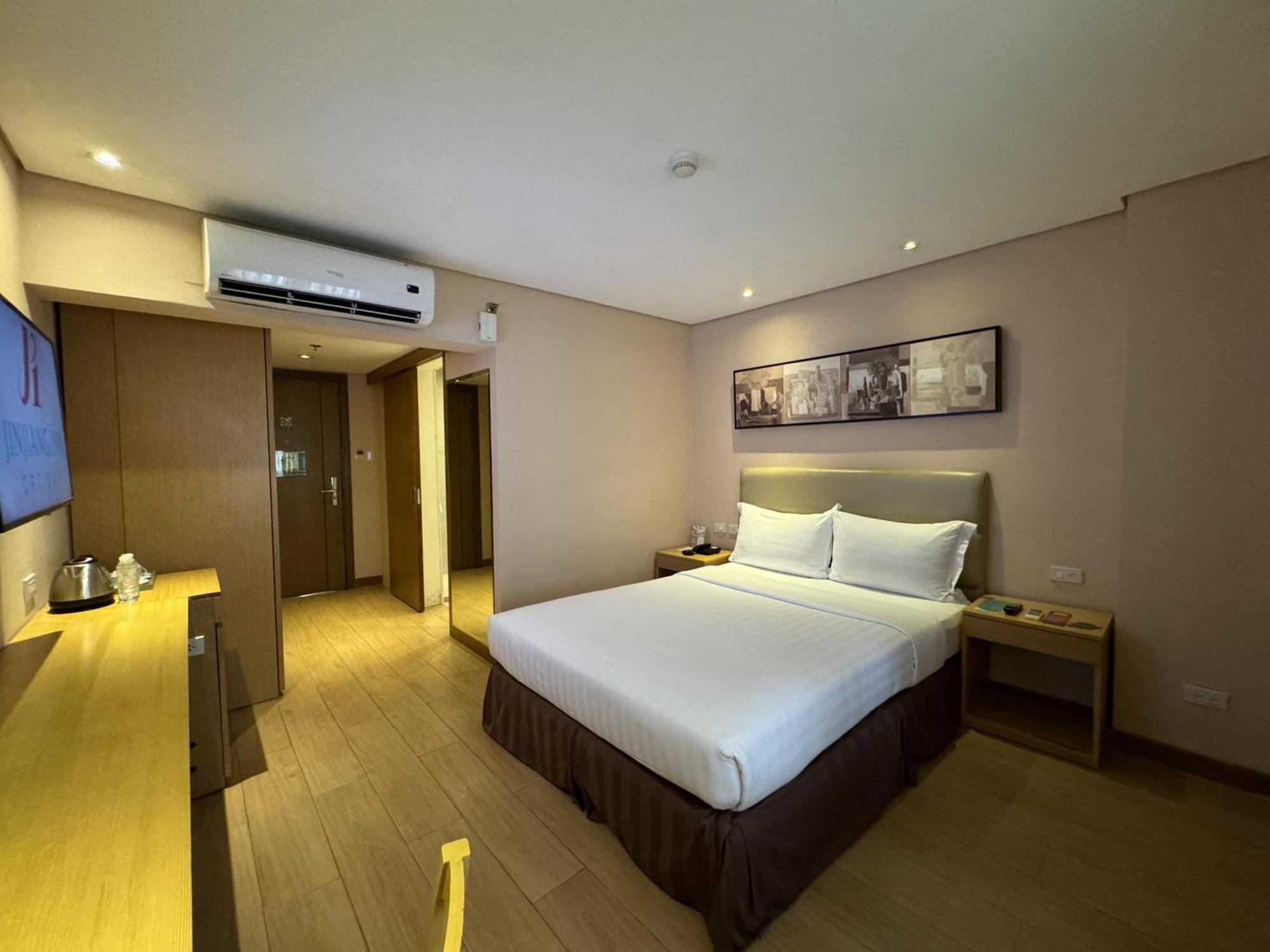 Jinjiang - Ortigas Hotel 3*